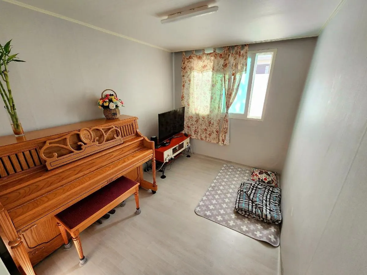Northwestern Of Seoul A Quiet And Spacious House Apartment
